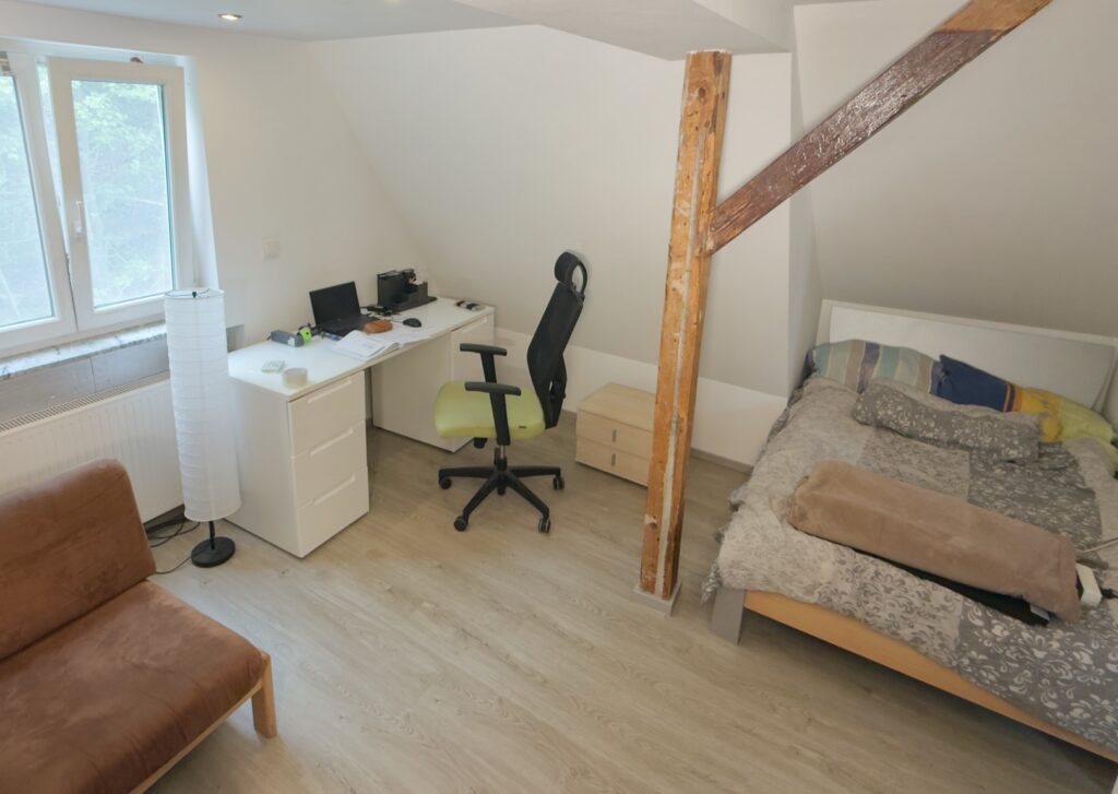 Zimmer_Dach_R_2_V2_HD