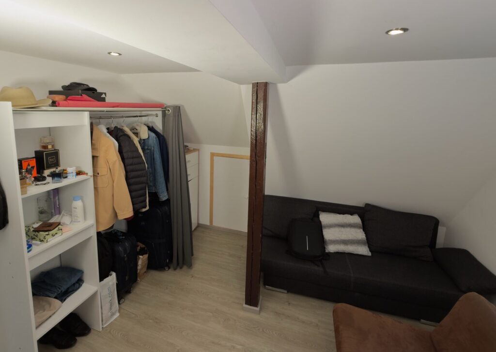 Zimmer_Dach_R_3_HD